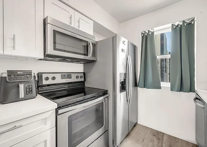 Modern 2 Bed Near Honorhealth Asu And Town Free Parking Apartament Tempe